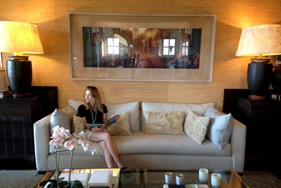 Inviting lounging